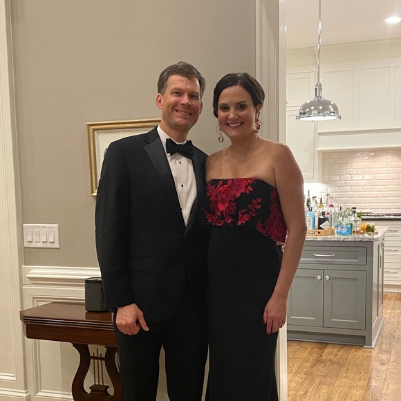 Meet your Posher, Jennifer - Picture 2 of 3